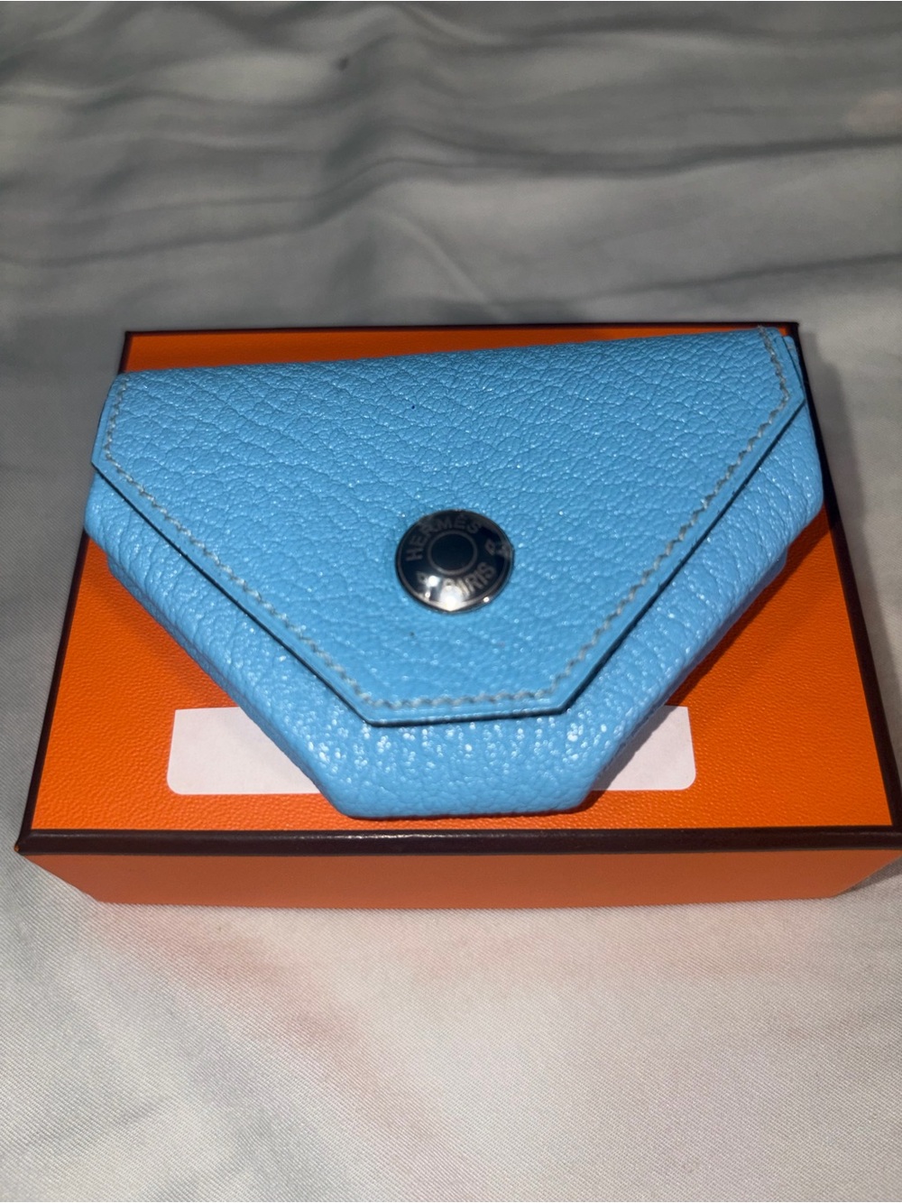 Hermes Light Blue Leather Coin Pouch with red interior- bicolor new with box - Picture 7 of 7